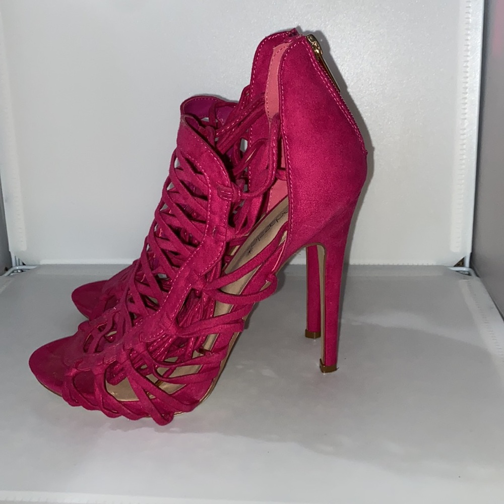Shoe dazzle hot pink sandal heels